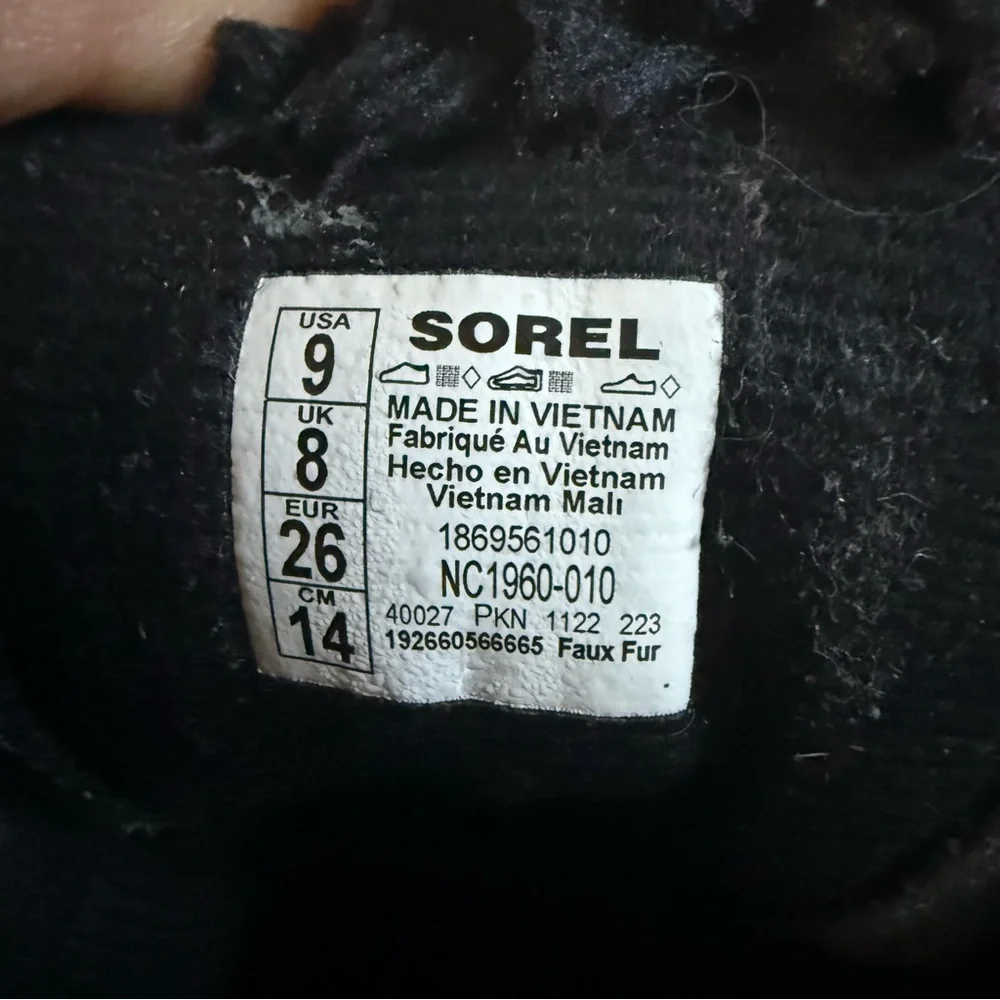 Sorel snow boots commander black faux fur pull on waterproof boys 9